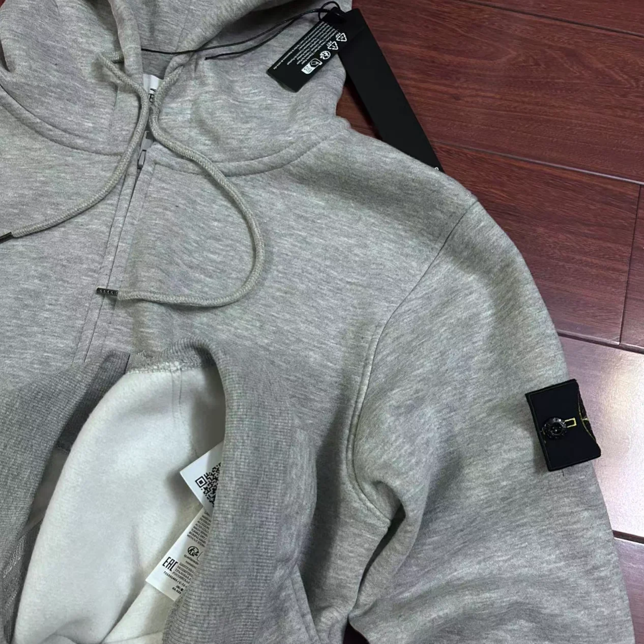 Compass Top Button Patch Hoodi - Fear Of God Essential review and price